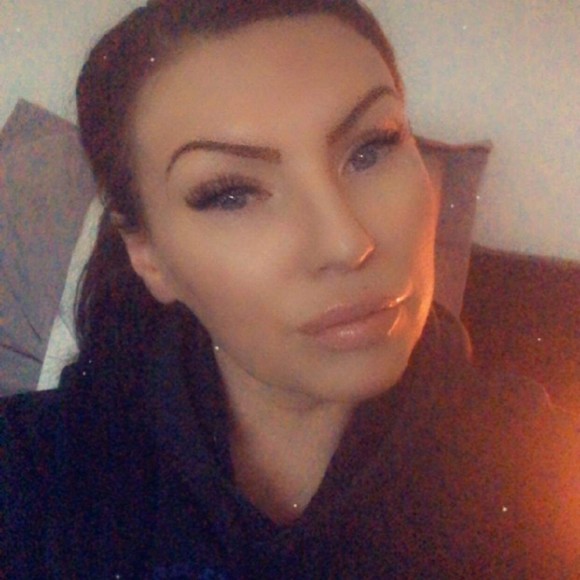 Meet your Posher, Saundra - Picture 1 of 1